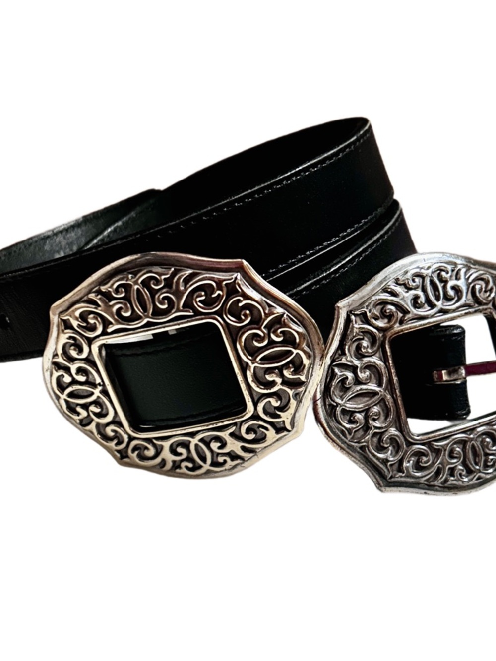 Brighton ~ Vintage ~ Women’s Medium ~ Black Leather W/ 2 Silver Conchos Belt